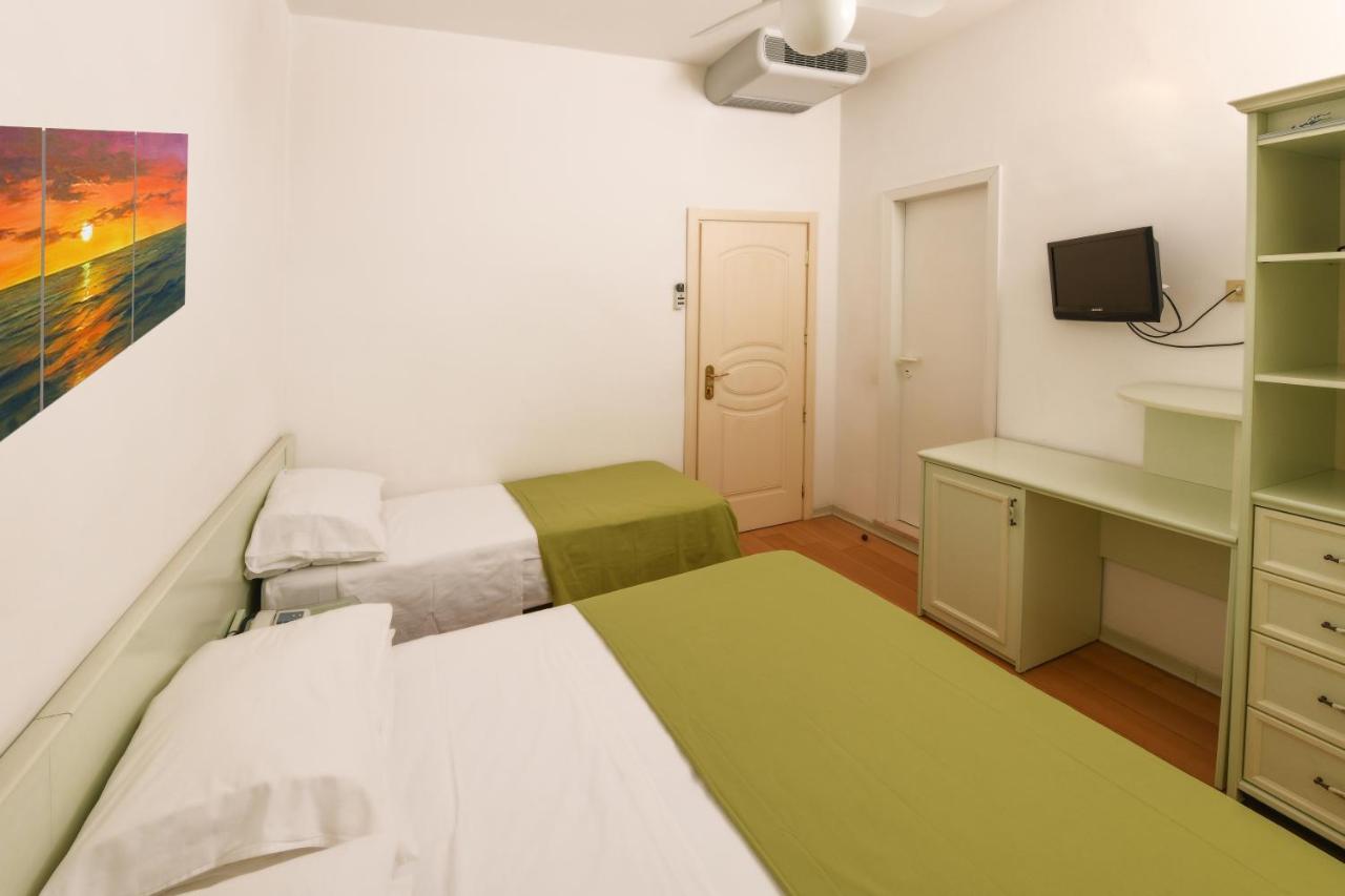 Hotel La Rosa Cattolica Luaran gambar