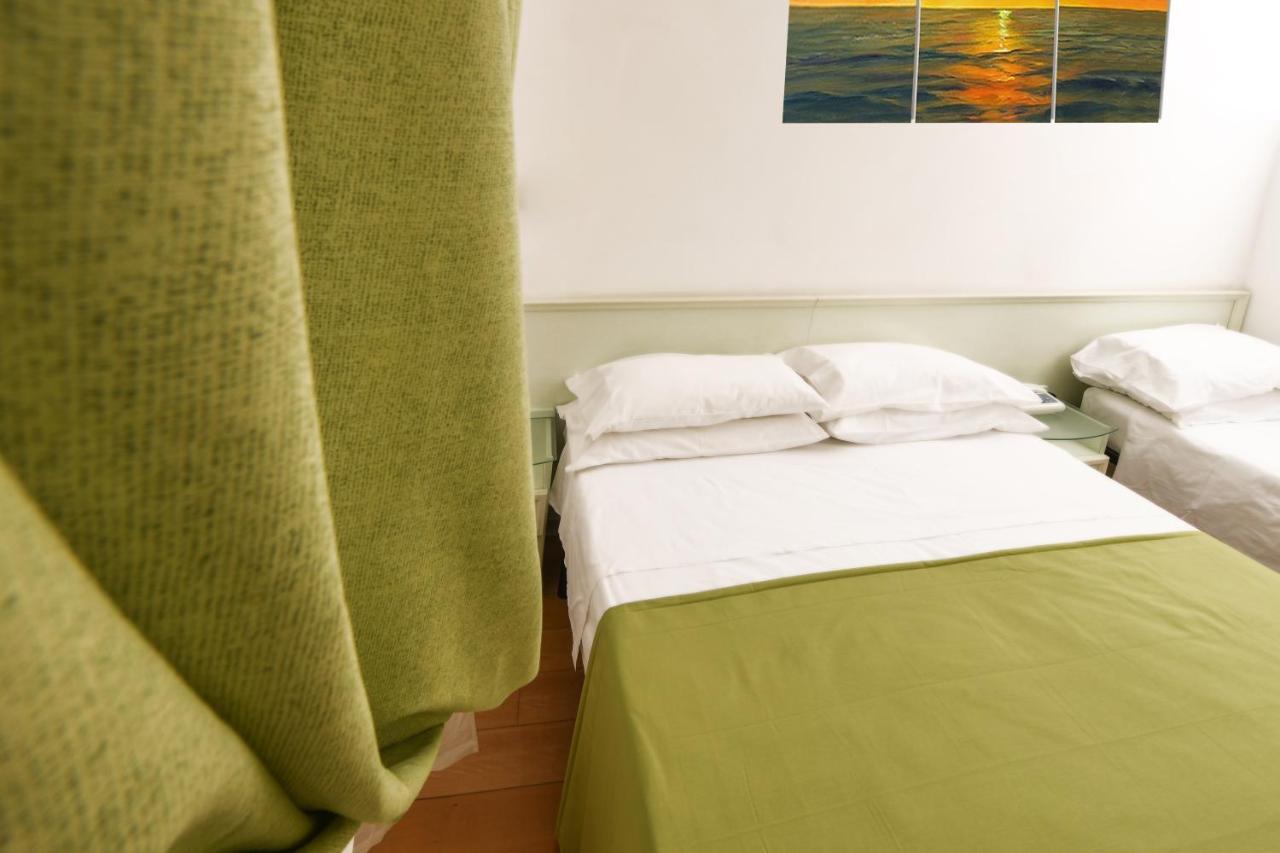 Hotel La Rosa Cattolica Luaran gambar