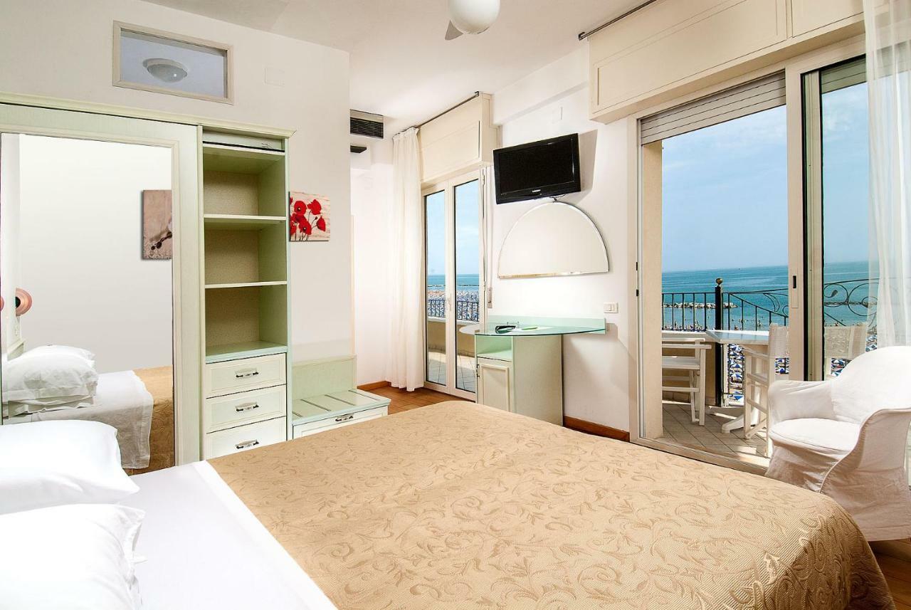 Hotel La Rosa Cattolica Luaran gambar
