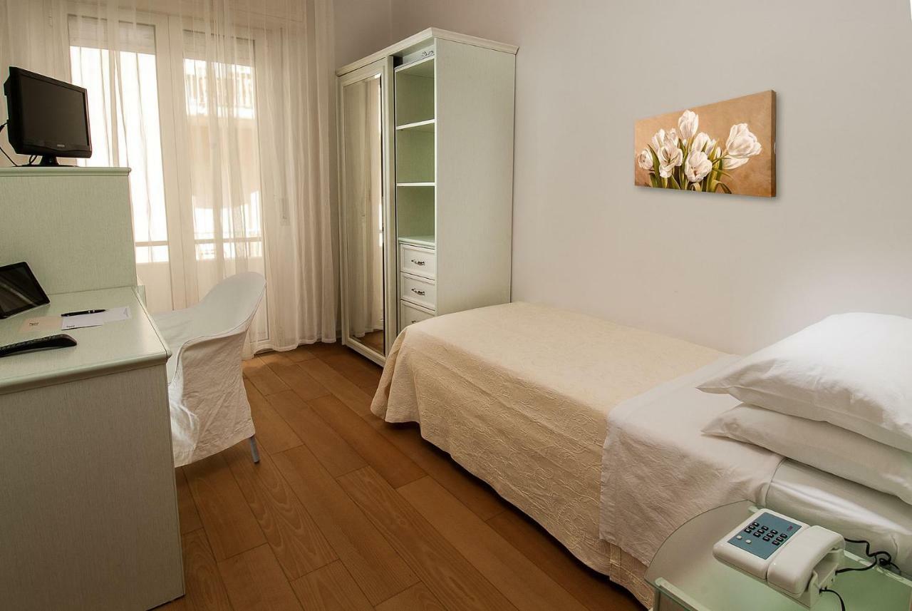 Hotel La Rosa Cattolica Luaran gambar