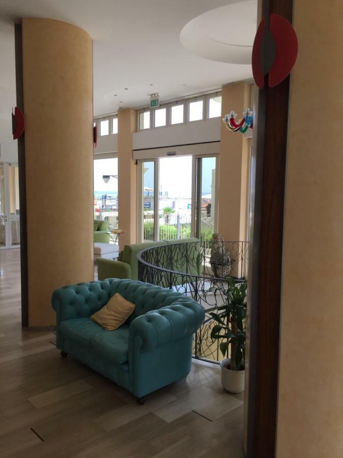 Hotel La Rosa Cattolica Luaran gambar