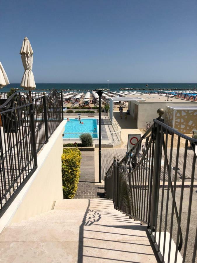 Hotel La Rosa Cattolica Luaran gambar
