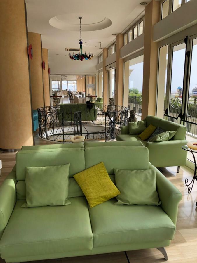 Hotel La Rosa Cattolica Luaran gambar
